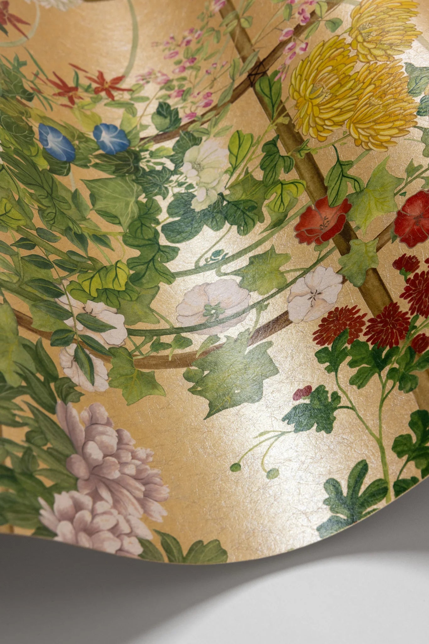 Scenic Flora - Gilded wallpaper by Cole & Son 126/7027